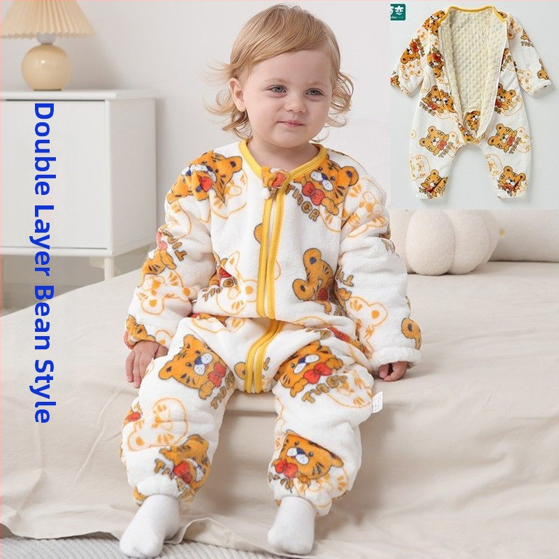 Kūdikio miego maišelis - velūro audinys, vidinė danga velūras, poliesterio užpildas, išsiuvinėtas raštas, žiemai