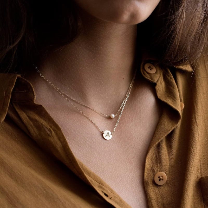 Daugiasluoksnė karoliai su raidėmis, varis, ilgis 41–50 cm