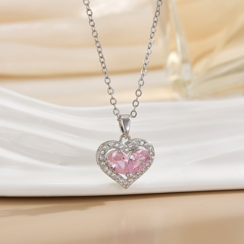 Огърлица със сърцевидна висулка и галактически крила, медна основа, многопластова O-верига, 41-50 cm, смесени камъни, лек лукс стил