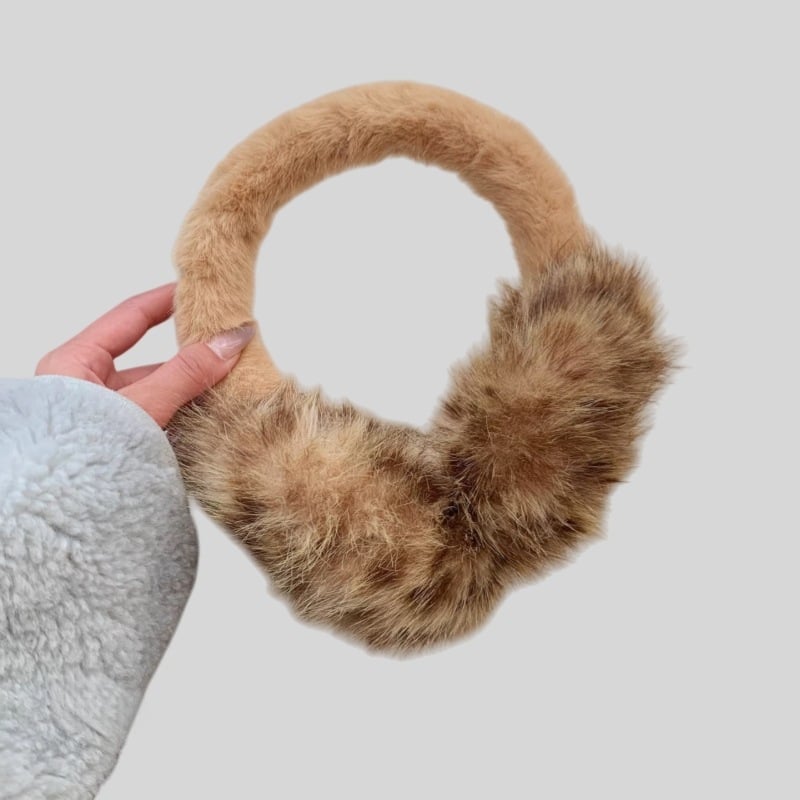 Pliša ausu aizsargi ar galvas lentu ziemai – siltums ārā, monohromatisks raksts, mākslīgās lapsas kažokādas akcenti