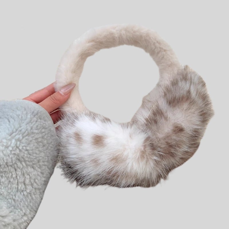 Pliša ausu aizsargi ar galvas lentu ziemai – siltums ārā, monohromatisks raksts, mākslīgās lapsas kažokādas akcenti