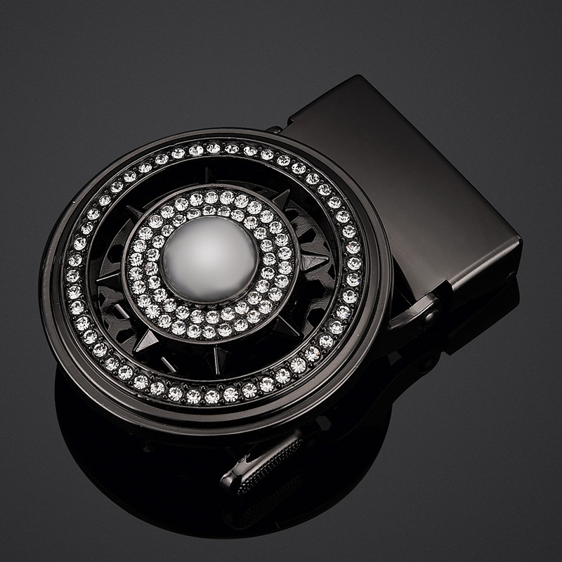 Diržas iš lydinio su automatine sagtimi, All-match stilius, tinkama laisvalaikiui, vakarėliams, banketams ir darbui, visus metus.