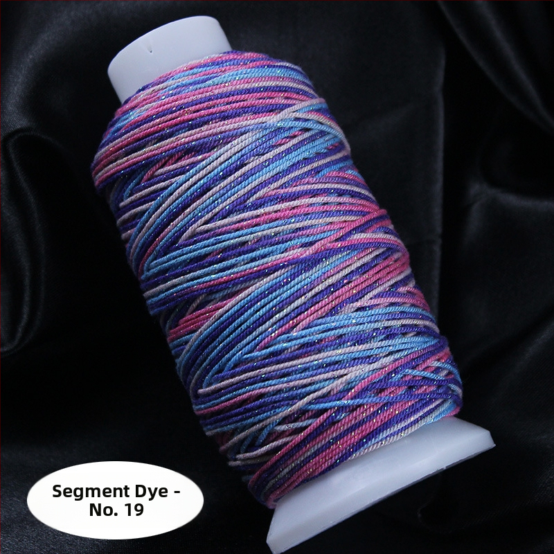 Gradientiškai dažytas medvilninis siūlas su auksine siūle, rankomis mezgta DIY papuošalų virvė (Medžiaga: medvilninis siūlas + poliesteris + auksinė siūlė; Apdorojimo technologija: rankų mezgimas; Kilmė: Jinhua; Stilius: originalus dizainas)