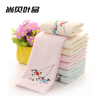 Kūdikio medvilninis rankšluostis siuvinėjimu ir spauda; kūdikių veido rankšluostis; Medžiaga: medvilnė; Procesai: siuvinėjimas, spauda; Svoris: <50 g; Pagrindinė auditorija: kūdikis