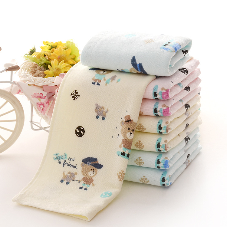 Kūdikio medvilninis rankšluostis siuvinėjimu ir spauda; kūdikių veido rankšluostis; Medžiaga: medvilnė; Procesai: siuvinėjimas, spauda; Svoris: <50 g; Pagrindinė auditorija: kūdikis