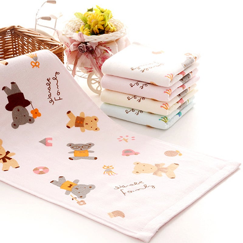 Kūdikio medvilninis rankšluostis siuvinėjimu ir spauda; kūdikių veido rankšluostis; Medžiaga: medvilnė; Procesai: siuvinėjimas, spauda; Svoris: <50 g; Pagrindinė auditorija: kūdikis