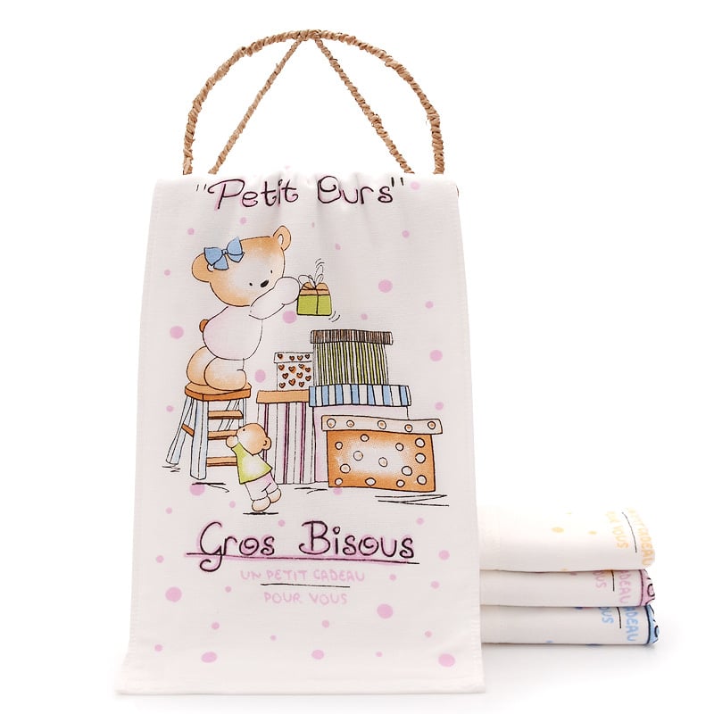 Kūdikio medvilninis rankšluostis siuvinėjimu ir spauda; kūdikių veido rankšluostis; Medžiaga: medvilnė; Procesai: siuvinėjimas, spauda; Svoris: <50 g; Pagrindinė auditorija: kūdikis