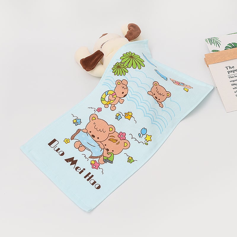 Kūdikio medvilninis rankšluostis siuvinėjimu ir spauda; kūdikių veido rankšluostis; Medžiaga: medvilnė; Procesai: siuvinėjimas, spauda; Svoris: <50 g; Pagrindinė auditorija: kūdikis