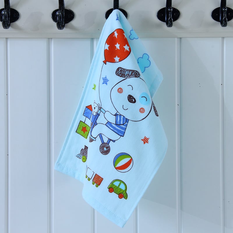 Kūdikio medvilninis rankšluostis siuvinėjimu ir spauda; kūdikių veido rankšluostis; Medžiaga: medvilnė; Procesai: siuvinėjimas, spauda; Svoris: <50 g; Pagrindinė auditorija: kūdikis