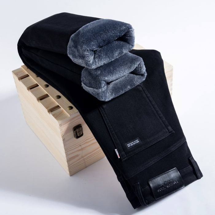 Vīriešu džinsi ar taisu piegriezumu no denima, flīsa oderē, vidējā josta, mikroelastiskums, piecu kabatu dizains