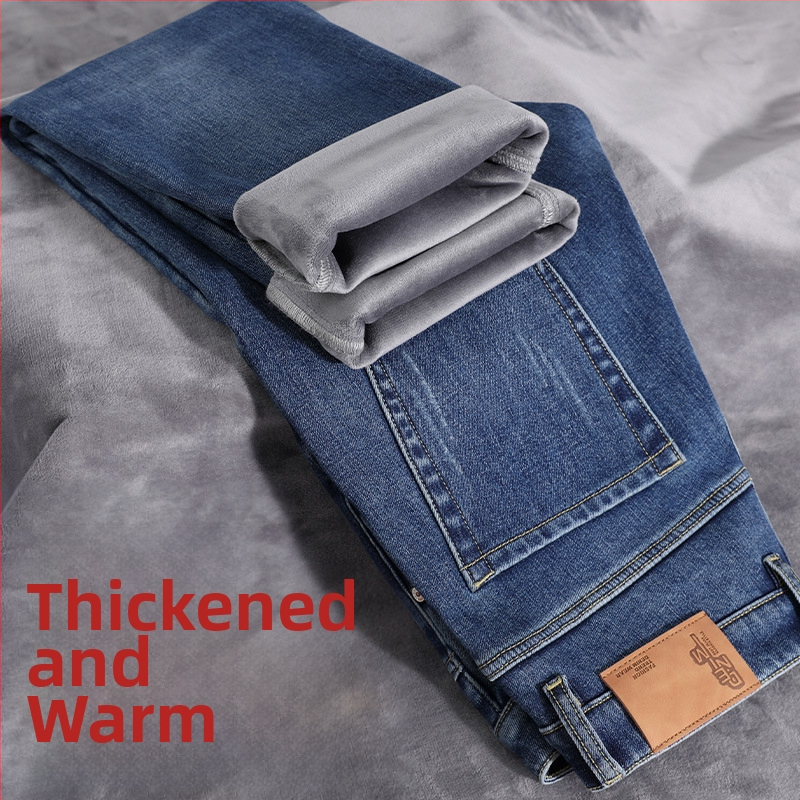 Vīriešu džinsi ar taisu piegriezumu no denima, flīsa oderē, vidējā josta, mikroelastiskums, piecu kabatu dizains