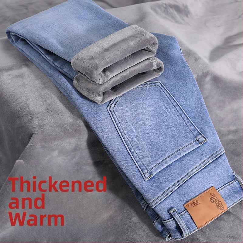 Vīriešu džinsi ar taisu piegriezumu no denima, flīsa oderē, vidējā josta, mikroelastiskums, piecu kabatu dizains