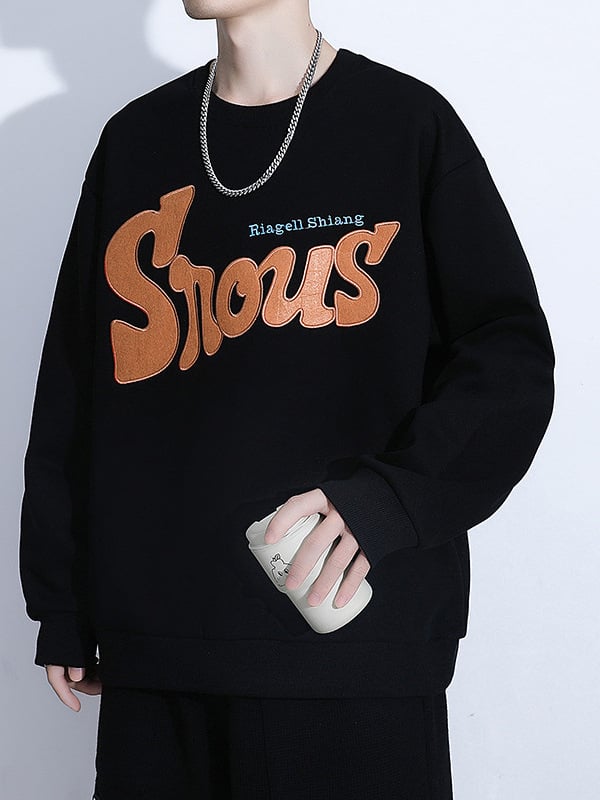 Megztinis su animaciniu piešiniu, medvilnės/polesterio mišinio (63% medvilnė, 37% poliesteris), apvali kaklo linija, ilgos rankovės, aptemptas kirpimas, tinkamas visiems metų laikams.