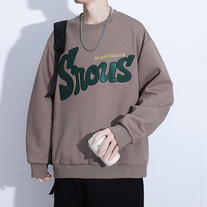 Megztinis su animaciniu piešiniu, medvilnės/polesterio mišinio (63% medvilnė, 37% poliesteris), apvali kaklo linija, ilgos rankovės, aptemptas kirpimas, tinkamas visiems metų laikams.