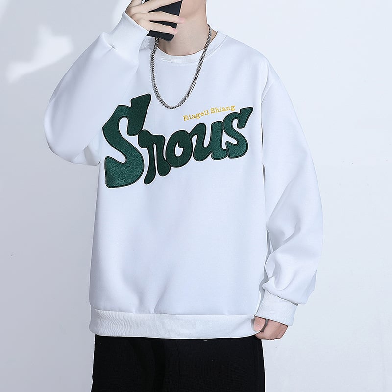 Megztinis su animaciniu piešiniu, medvilnės/polesterio mišinio (63% medvilnė, 37% poliesteris), apvali kaklo linija, ilgos rankovės, aptemptas kirpimas, tinkamas visiems metų laikams.