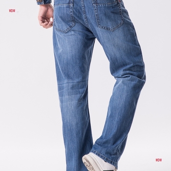 Džinsi, brīvs piegriezums, augsts viduklis, taisa kāja, viegls audums, kokvilnas denims, mazgāti ar akmeņiem