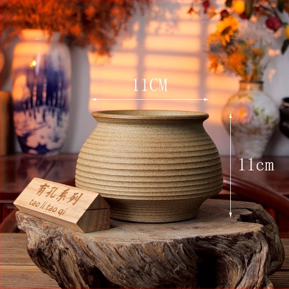 Keramikas ziedu pods, uz grīdas, vienkāršs stils, mājas dārzkopība