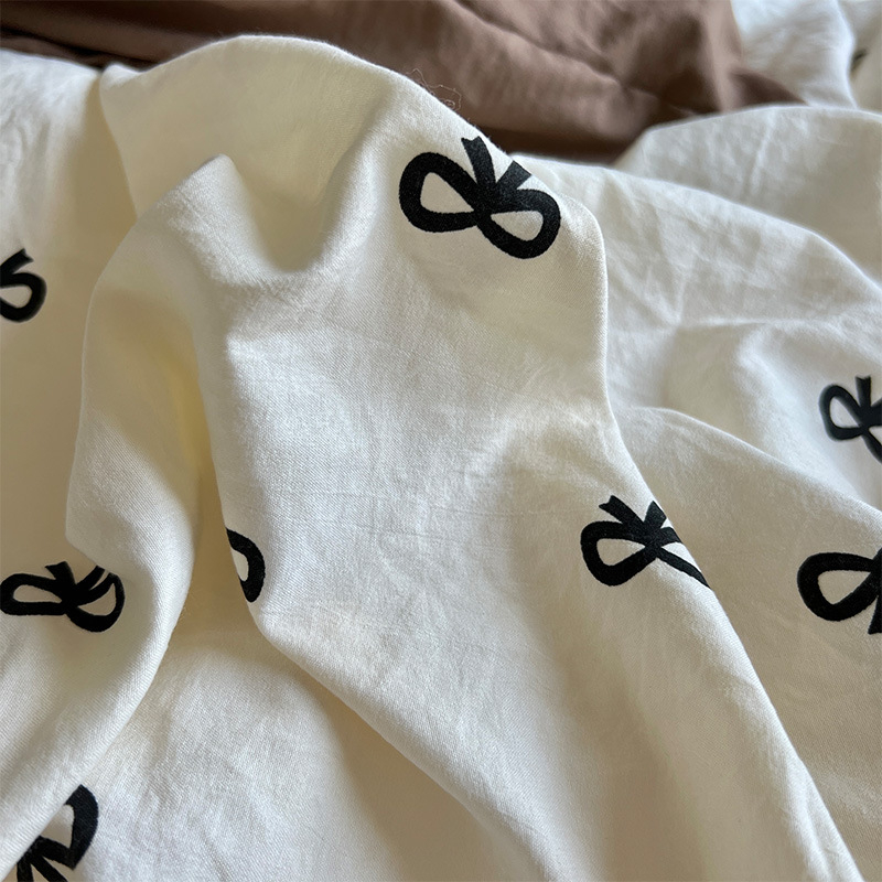 Išplautų medvilnės keturių dalių patalynės komplektas, Twill audinys, reaktyvus spausdinimas ir dažymas, raštai: animacinių filmų personažai ir augalai