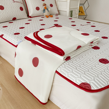 Trys dalių natūralaus latekso čiužinio apsaugos komplektas – spausdinta uždanga, pritaikomas, latekso turinys >90%, audinio spausdinimas