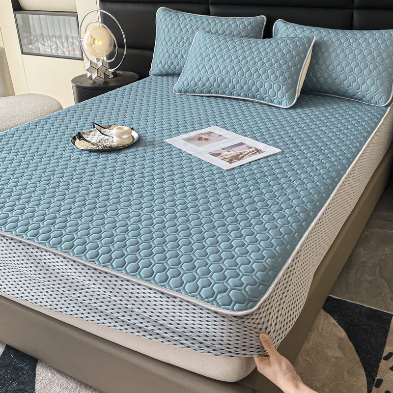 Trys dalių natūralaus latekso čiužinio apsaugos komplektas – spausdinta uždanga, pritaikomas, latekso turinys >90%, audinio spausdinimas