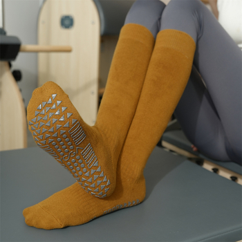 Kokvilnas neslīdošas jogas zeķes ar augstu galu, sievietēm 18-40 g., rudens-zima, 70-80% kokvilnas