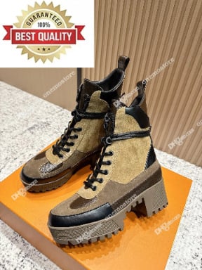 Vyriniai Martin batai su apvaliu nosimi, priekyje raišteliai, stora padas, vidutinio aukščio kulnas 6–8 cm, viršus iš karvės odos.