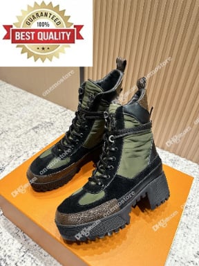 Vyriniai Martin batai su apvaliu nosimi, priekyje raišteliai, stora padas, vidutinio aukščio kulnas 6–8 cm, viršus iš karvės odos.