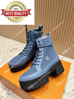 Vyriniai Martin batai su apvaliu nosimi, priekyje raišteliai, stora padas, vidutinio aukščio kulnas 6–8 cm, viršus iš karvės odos.