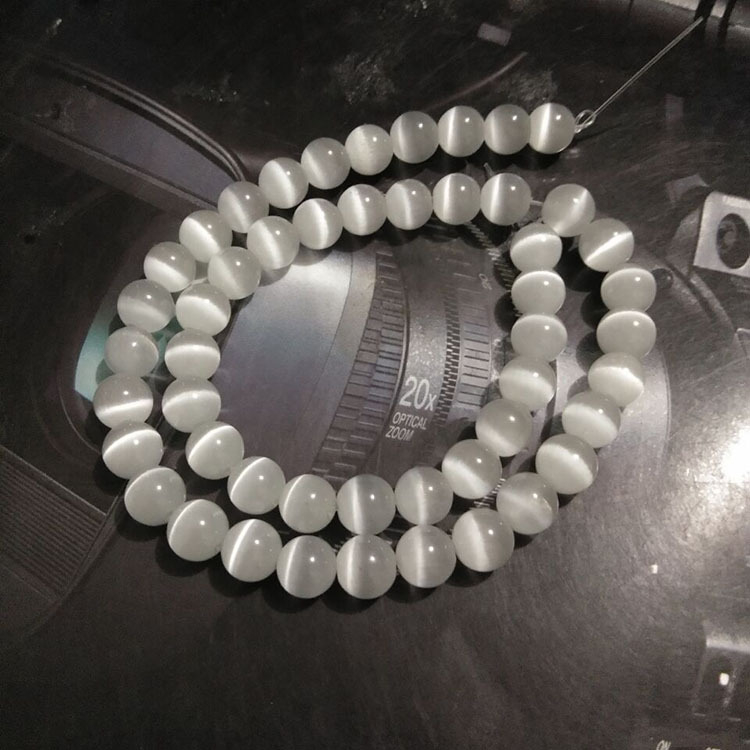 Laisvos karoliukai – katės akies akmens krištolo karoliukai, poliruoti, Korėjos stilius, kilnus raštas