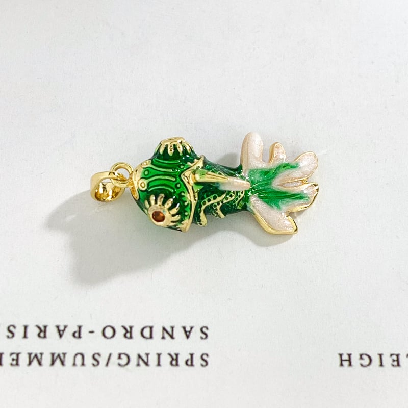 Varinis pakabukas su tikru auksiniu paviršiumi, koi žuvies motyvas, mados stilius