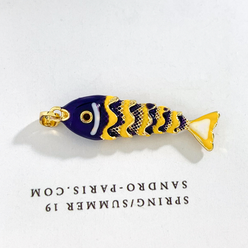 Varinis pakabukas su tikru auksiniu paviršiumi, koi žuvies motyvas, mados stilius
