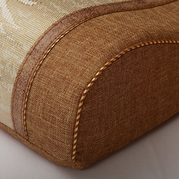 Medvilninis pagalvių užvalkalas, paprasto audimo (plokščio pynimo) audinys, reaktyvus dažymas, šiuolaikiškas minimalistinis stilius.