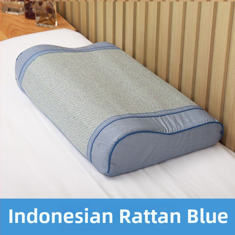 Medvilninis pagalvių užvalkalas, paprasto audimo (plokščio pynimo) audinys, reaktyvus dažymas, šiuolaikiškas minimalistinis stilius.