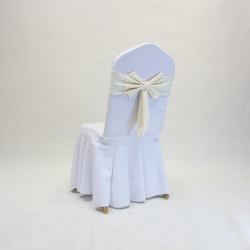 Banketinė elastinga kėdės danga su gėlių dekoru nugaroje, be kaspinėlio, stačiakampio formos, elastinis audinys