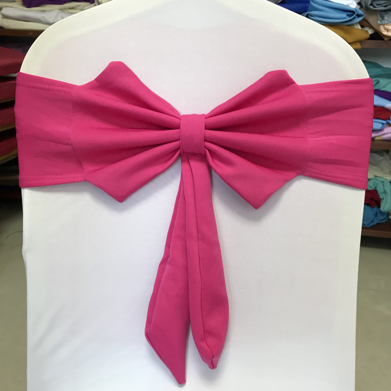 Banketinė elastinga kėdės danga su gėlių dekoru nugaroje, be kaspinėlio, stačiakampio formos, elastinis audinys