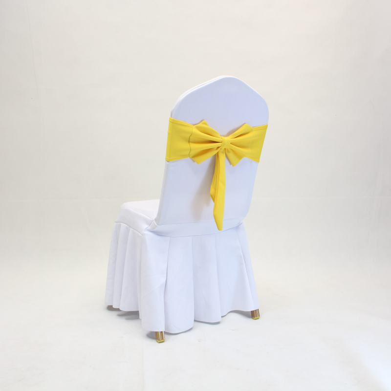 Banketinė elastinga kėdės danga su gėlių dekoru nugaroje, be kaspinėlio, stačiakampio formos, elastinis audinys