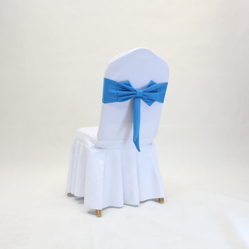 Banketinė elastinga kėdės danga su gėlių dekoru nugaroje, be kaspinėlio, stačiakampio formos, elastinis audinys