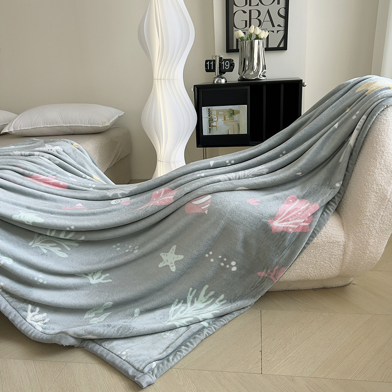 Väike pleed (veluur tekstuur; geomeetriline muster; lihtne ja kaasaegne stiil; sobib kontorisse lühiajaks un tudengite korteritesse)