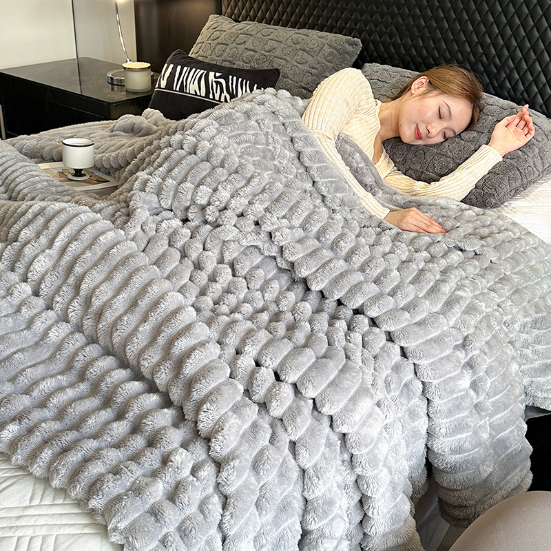 Väike pleed (veluur tekstuur; geomeetriline muster; lihtne ja kaasaegne stiil; sobib kontorisse lühiajaks un tudengite korteritesse)