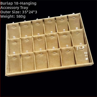 Metāla rotaslietu izstādes trauks ar 12 nodalījumiem – gredieniem, kaklarotām, rokassprādzēm un kuloniem; mākslinieciskais stils, izcelsme: Jilin, 2025. gada pavasaris