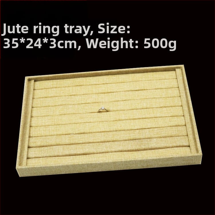 Metāla rotaslietu izstādes trauks ar 12 nodalījumiem – gredieniem, kaklarotām, rokassprādzēm un kuloniem; mākslinieciskais stils, izcelsme: Jilin, 2025. gada pavasaris