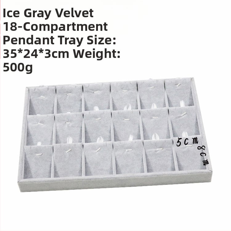 Metāla rotaslietu izstādes trauks ar 12 nodalījumiem – gredieniem, kaklarotām, rokassprādzēm un kuloniem; mākslinieciskais stils, izcelsme: Jilin, 2025. gada pavasaris