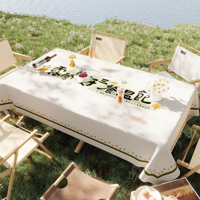 PVC staltiesė kempingui, atspari vandeniui ir aliejui, apsauga nuo nudegimų ir šilumos izoliacija, stačiakampio formos su gėlių raštu, šiuolaikiškas stilius