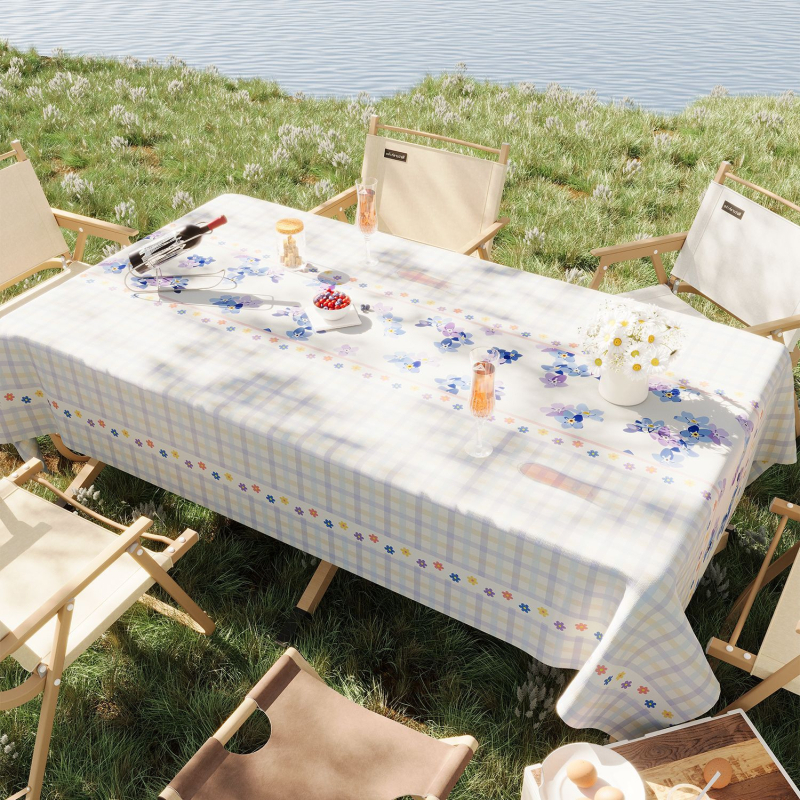 PVC staltiesė kempingui, atspari vandeniui ir aliejui, apsauga nuo nudegimų ir šilumos izoliacija, stačiakampio formos su gėlių raštu, šiuolaikiškas stilius