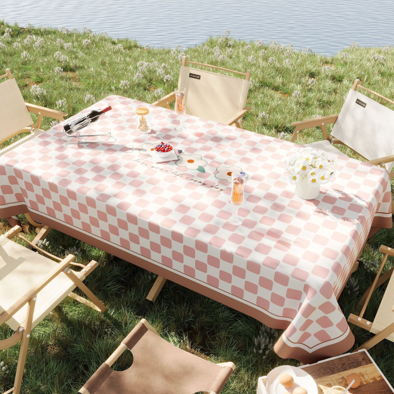 PVC staltiesė kempingui, atspari vandeniui ir aliejui, apsauga nuo nudegimų ir šilumos izoliacija, stačiakampio formos su gėlių raštu, šiuolaikiškas stilius