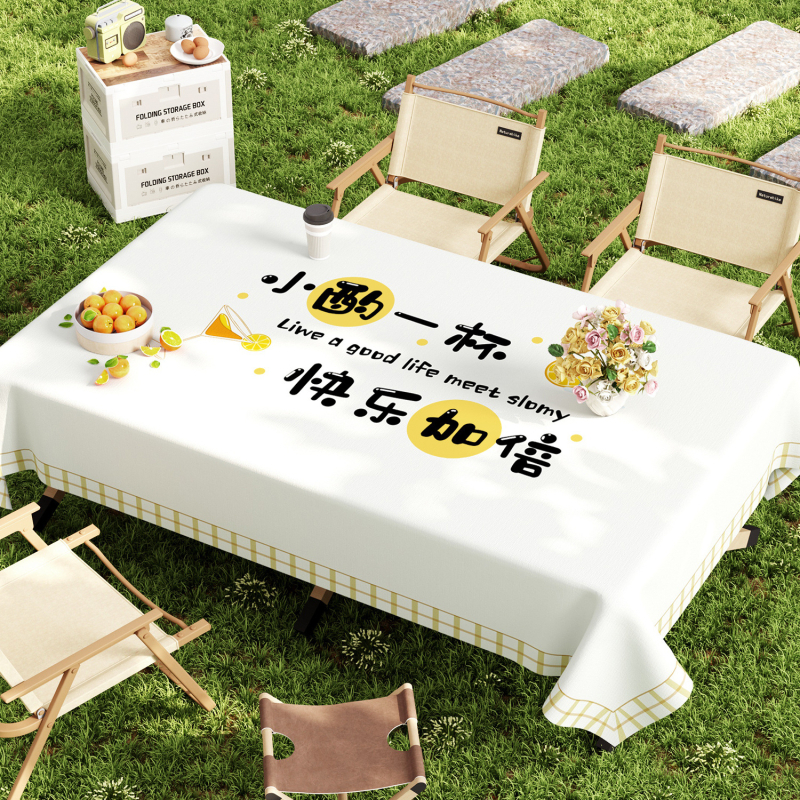 PVC staltiesė kempingui, atspari vandeniui ir aliejui, apsauga nuo nudegimų ir šilumos izoliacija, stačiakampio formos su gėlių raštu, šiuolaikiškas stilius