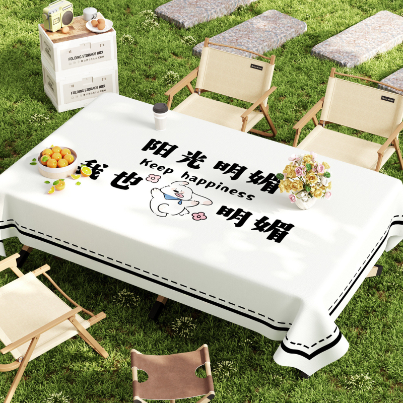 PVC staltiesė kempingui, atspari vandeniui ir aliejui, apsauga nuo nudegimų ir šilumos izoliacija, stačiakampio formos su gėlių raštu, šiuolaikiškas stilius