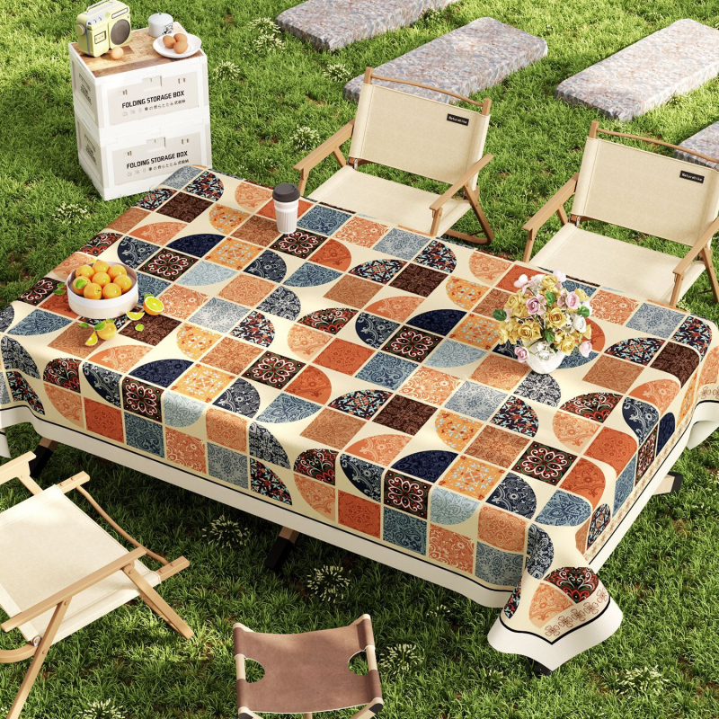 PVC staltiesė kempingui, atspari vandeniui ir aliejui, apsauga nuo nudegimų ir šilumos izoliacija, stačiakampio formos su gėlių raštu, šiuolaikiškas stilius