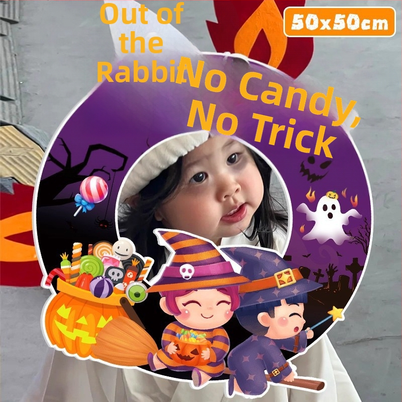 Helovyno scenos fonas su moliūgų tema, dekoracijos parduotuvės ar baro įėjimui – nuotraukų rekvizitai, medžiaga: šilko gėlės