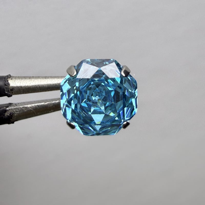 Σκουλαρίκια-καρφιά από κράμα τιτάνιου με ζιρκόν κρύσταλλο και επεξεργασία ζιρκόνια, unisex minimalist